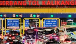 Gerbang Tol Kalikangkung Semarang Macet - JPNN.com