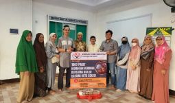 Asosiasi Klinik Indonesia Bagikan Ribuan Paket Hidangan Buka Puasa di Bekasi - JPNN.com