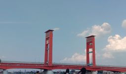 Jembatan Ampera Ditutup untuk Kenyamanan Salat Id - JPNN.com