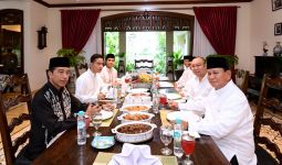 Prabowo Datangi Jokowi di Hari Pertama Lebaran, Lihat Ekspresinya - JPNN.com