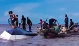Update Kapal Terbalik di Inhil, 4 Orang Masih Hilang - JPNN.com