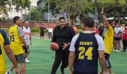 Dukung Timnas Basket Indonesia di SEA Games 2023, Menpora & Menparekraf Main Basket Bareng - JPNN.com