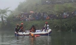 Seorang Wisatawan Tenggelam di Danau Situ Datar Pangalengan, Tim SAR Bergerak - JPNN.com