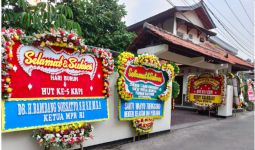 Peringati HUT Ke-5 KRPI, Rumah Rieke Dibanjiri Karangan Bunga dari Sejumlah Tokoh - JPNN.com