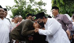 Ganjar Serukan Pendidikan Keagamaan Saat Sowan ke Ponpes Girikusumo Mranggen - JPNN.com