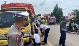 Polisi Tindak Puluhan Kendaraan Pengangkut Batu Bara di Jambi - JPNN.com