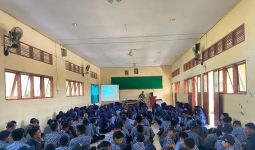 Siswa SD dan SMP di Barru Diajari Cara Beretika di Media Sosial - JPNN.com