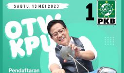 Pimpin Pendaftaran Bacaleg PKB, Gus Imin Naik Vespa ke KPU - JPNN.com
