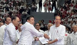 Jokowi Terima Daftar Capres Hasil Musra Sukarelawannya, Ini Namanya - JPNN.com