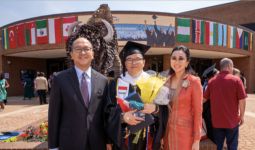 Dubes Rosan Bangga, Mahasiswa Tunarungu Raih Gelar Master Bahasa Isyarat di Gallaudet - JPNN.com