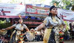 Ganjar Milenial Adakan Pentas Jatilan Untuk Lestarikan Kesenian Tradisional Jawa - JPNN.com