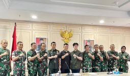 Pengusaha Tangerang Dukung Pasukan TNI dengan Cairan Pengendali Nyamuk Malaria - JPNN.com