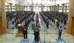 Inilah Nonmuslim di Saf Paling Depan saat Salat Idulfitri di Pesantren Al Zaytun - JPNN.com
