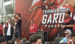Erick Thohir Bicara Revolusi Mental saat Arak-arakan Timnas U-22 Indonesia Juara SEA Games 2023 - JPNN.com