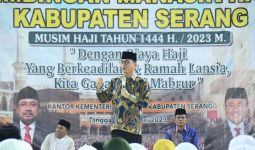 Yandri Susanto Sebut Ustad Jangkrik Kalung Ikut Cerdaskan Bangsa - JPNN.com