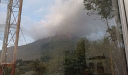 Waspada, Luncuran Lava Pijar Gunung Api Karangetang Mencapai 1.500 Meter - JPNN.com