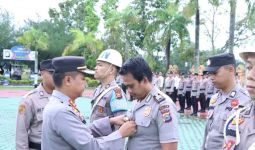 Bripka Andi Suhendra Dipecat dari Polri, Baju Dinasnya Dicopot Kapolres, Lihat - JPNN.com