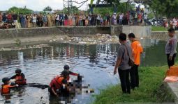 Mayat Pria Tanpa Identitas Mengapung di Sungai - JPNN.com