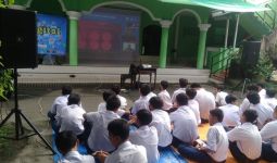 Hadapi Tantangan Era Digital, Siswa di Depok Diajak Cakap Bermedsos - JPNN.com