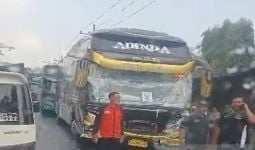 Bus Rombongan Jemaah Calon Haji asal Pamekasan Kecelakaan di Bangkalan - JPNN.com