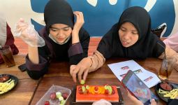 Srikandi Ganjar DIY Ajarkan Perempuan Milenial Membuat Puding Hias - JPNN.com