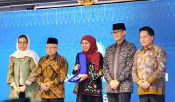 Borong 6 Penghargaan, Jatim Juara Umum Anugerah Adinata Syariah KNEKS - JPNN.com