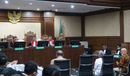 Terlibat Kasus Gratifikasi dan TPPU, eks Dirut Jasindo Dituntut 7 Tahun Penjara - JPNN.com