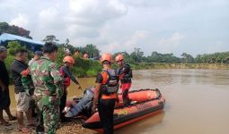 Detik-Detik Melinda Tenggelam di Sungai Tembesi, Semoga Segera Ditemukan - JPNN.com