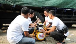 KST Dukung Ganjar Beri Bantuan Kompresor dan Dongkrak Untuk Sopir Truk di Karawang - JPNN.com