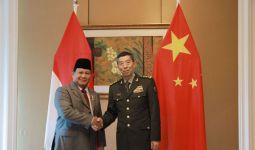 Prabowo Bawa Misi Ini saat Bertemu Menhan China di Singapura - JPNN.com