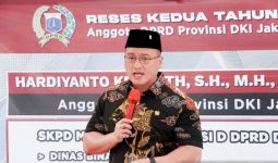 Kenneth PDIP Mendesak Pemprov DKI Bayar Upah PJLP dan Guru Honorer Sesuai UMP - JPNN.com