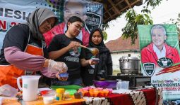 Kowarteg Indonesia Gelar Pelatihan Pembuatan Kue Bareng Ibu-Ibu di Nganjuk - JPNN.com