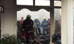 Detik-Detik Ibu & Dua Anaknya Tewas dalam Kebakaran, Upaya Penyelamatan Adiknya Bikin Terenyuh - JPNN.com