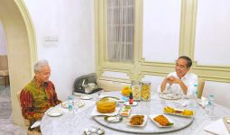 Lihat Ganjar Makan Malam dengan Pak Jokowi, Ada Sinyal Apa? - JPNN.com