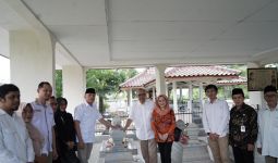 Iwan Bule Konsolidasi dengan Gerindra Banyumas, Lanjut Nyekar ke Makam Kakek Prabowo - JPNN.com