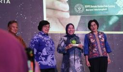Menteri LHK Siti Nurbaya Menjelaskan Peran Strategis Bank Sampah - JPNN.com