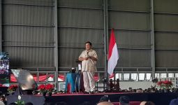 Di Depan Ribuan Pekerja, Prabowo Sampaikan Orasi dengan Penuh Semangat, Bicara soal Visi Pendahulu - JPNN.com