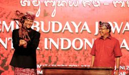 Bali Basis PDIP, Wayan Koster Ajak Bupati Kader Demokrat Memenangkan Ganjar Saja - JPNN.com