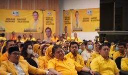 Airlangga Ingatkan Kader Golkar Pentingnya Memenangkan Pemilu 2024 - JPNN.com