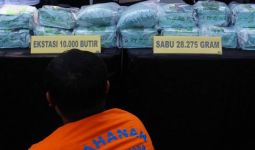 Tegang, Penangkapan Kurir 28,3 Kg Sabu-Sabu & 10 Ribu Butir Ekstasi - JPNN.com