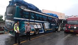 2 Bus Penumpang Laga Kambing di Rohil, Bagaimana Nasib Pak Sopir? - JPNN.com