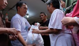 Sukarelawan Sandiaga Gelar Bazar Murah, Rp 15 Ribu Sudah Dapat Sembako Lengkap - JPNN.com