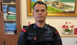 Anggota Brimob Bripka Andry yang Menyerahkan Diri Terancam Dipecat - JPNN.com