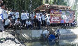 Balad Ganjar Bergerak Bantu Nelayan Kecil di Pangandaran yang Mengalami Paceklik Tangkapan - JPNN.com