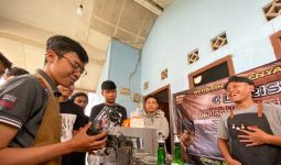 Ganjar Sejati Melatih Warga Bandung Barat Menjadi Barista - JPNN.com