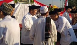 Penuhi Undangan Kawan dan Pendukung, Prabowo Salat Iduladha di Kecamatan Cikalongwetan - JPNN.com