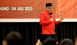 Hasto PDI Perjuangan: Pak Jokowi Mendukung Prabowo? Itu Tidak Benar - JPNN.com
