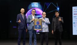 J Trust Bank Raih Penghargaan Indonesia Top Bank Award 2023   - JPNN.com