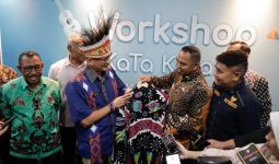 Sandiaga Puji Karya Anak Muda PYCH dan Ajak Masyarakat Sukseskan Papua Street Carnival - JPNN.com