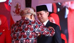 Angka Stunting di Klungkung Turun, Bupati Suwirta Terima Penghargaan - JPNN.com
